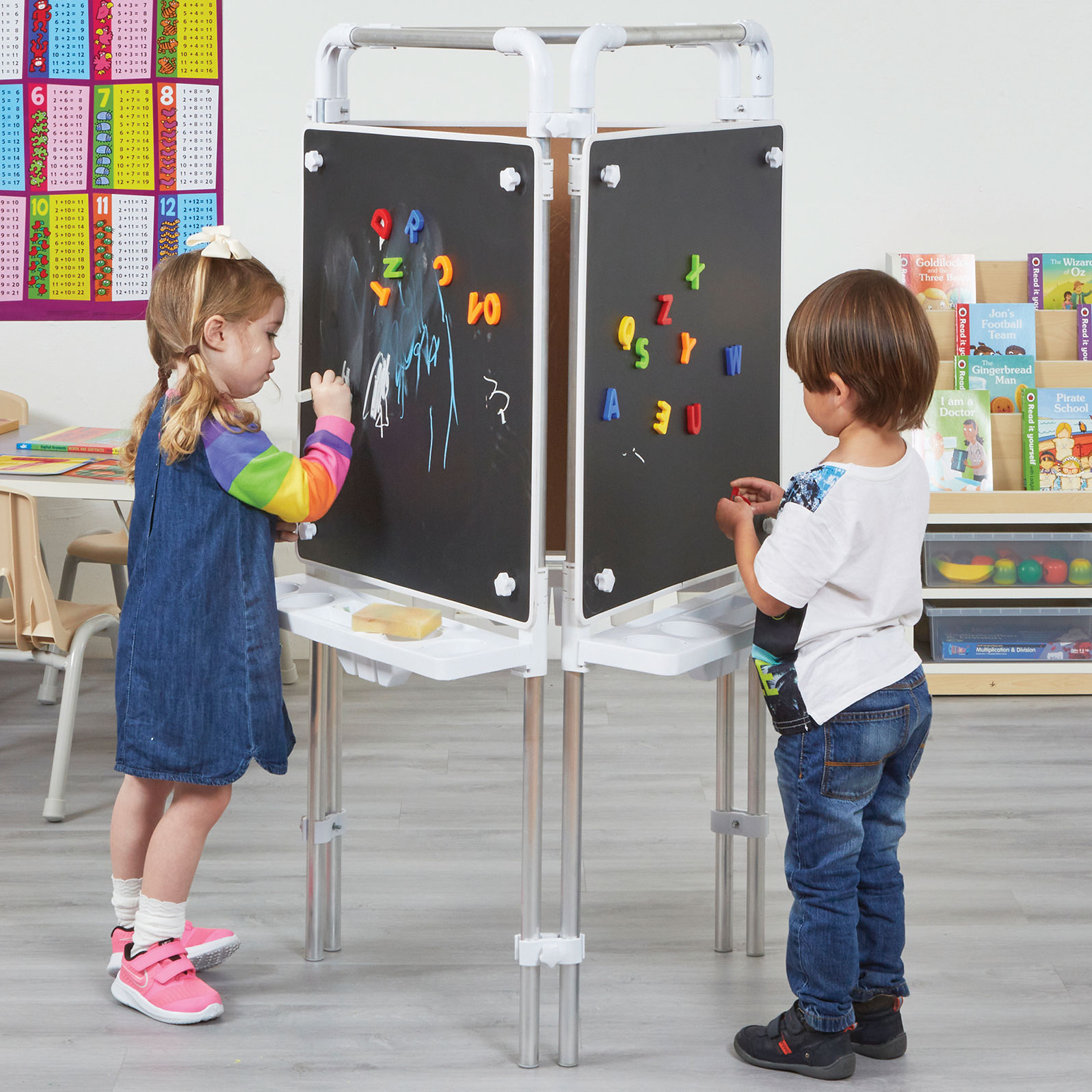 Children's Drawing Boards, Tables & Easels