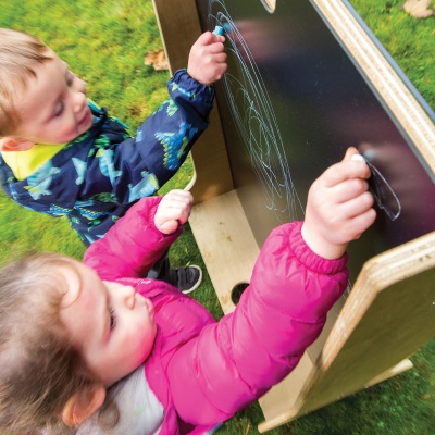 Children's Outdoor Easel Blackboard/Perspex
