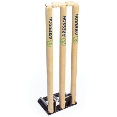 Aresson Wooden Springback Cricket Stumps & Bails Set 71cm