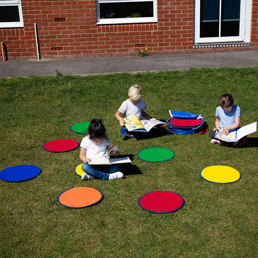 Rainbow™ Outdoor Circle Mats + Holdall Set of 30