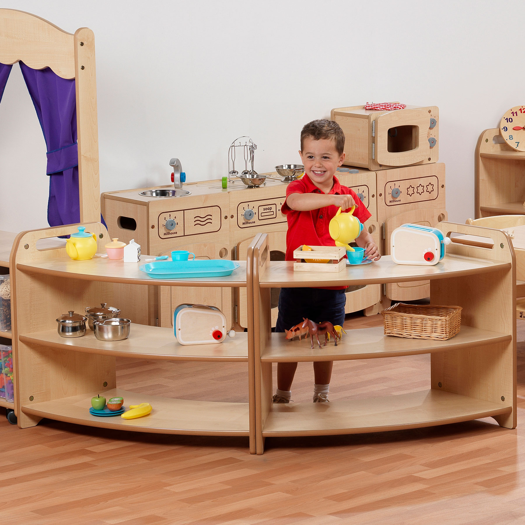 Sweeping 45º Storage Unit | theClassroom.co