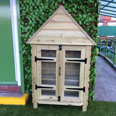 Outdoor Book Library | theClassroom.co